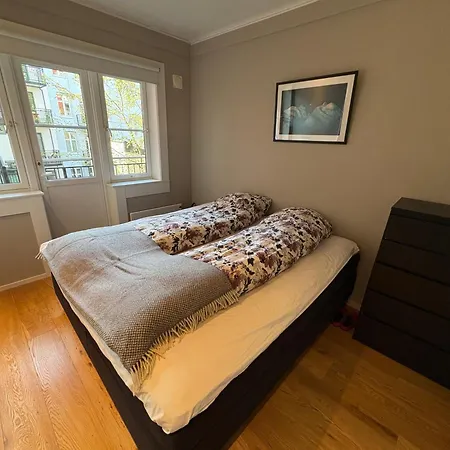 Two Bedroom In Quiet & Neighbourhood Apartman